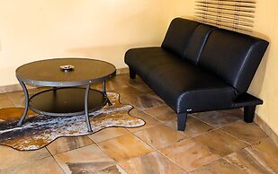Self Catering Chalets - Manyeleti