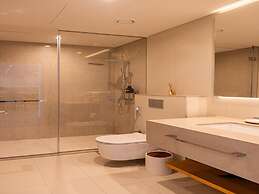 Luxurious 1BR Oasis Panoramic Views