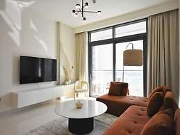 Bliss 1BR Haven with Stunning Sea Views