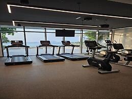Bliss 1BR Haven with Stunning Sea Views