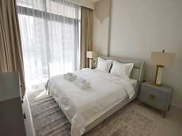 Bliss 1BR Haven with Stunning Sea Views
