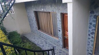 MAATI Resort by The Lake Hill