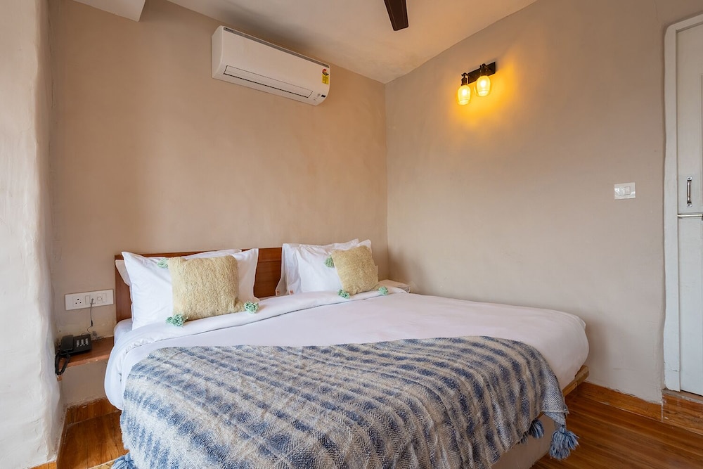 MAATI Resort by The Lake Hill