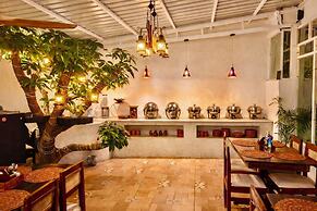 MAATI Resort by The Lake Hill