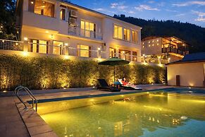 MAATI Resort by The Lake Hill
