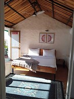 MAATI Resort by The Lake Hill