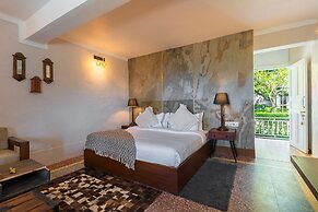 MAATI Resort by The Lake Hill