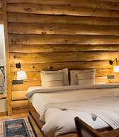 MAATI Resort by The Lake Hill