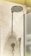 DeCamondo Residence