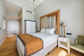 DeCamondo Residence