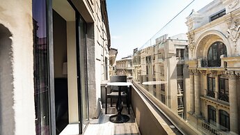 DeCamondo Residence