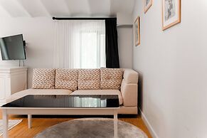 DeCamondo Residence