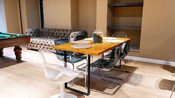 DeCamondo Residence