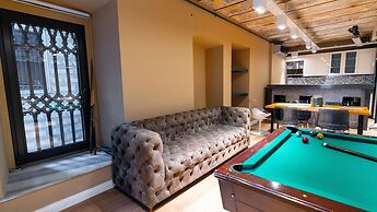 DeCamondo Residence