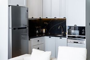 DeCamondo Residence