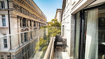 DeCamondo Residence