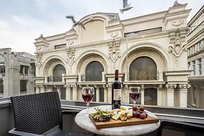 DeCamondo Residence