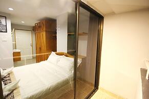 Lee Place Phatthanakan Condo