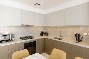 Beachfront Elegant 2BR Condo