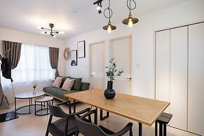 Stella Court Tengachaya