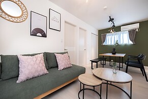 Stella Court Tengachaya