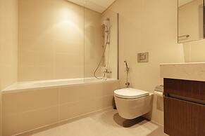 Luxurious Waterfront 1BR with Sea Views