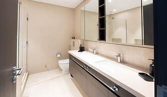 Premium 2BR Downtown Apt w Dubai Mall Access