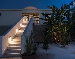 Lodge Apartments