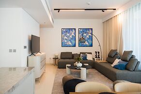 3BD Haven with Sweeping Water Views