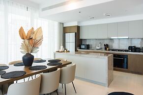 3BD Haven with Sweeping Water Views