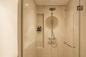 3BD Haven with Sweeping Water Views