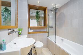 Deluxe 2Bed Duplex Apartment & parking