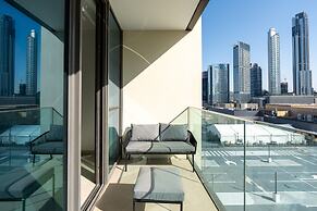 Downtown Escape Lush 2BR w Burj Khalifa View
