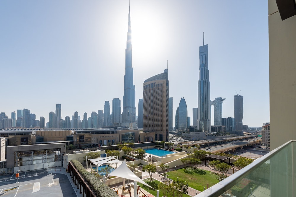 Downtown Escape Lush 2BR w Burj Khalifa View