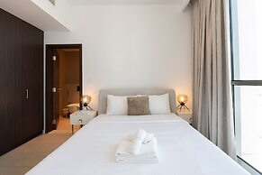 Downtown Escape Lush 2BR w Burj Khalifa View