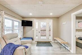 Cozy Maine Getaway: Covered Deck, Walk to Beach!