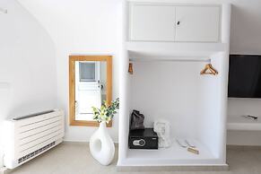 Dagaz Suites