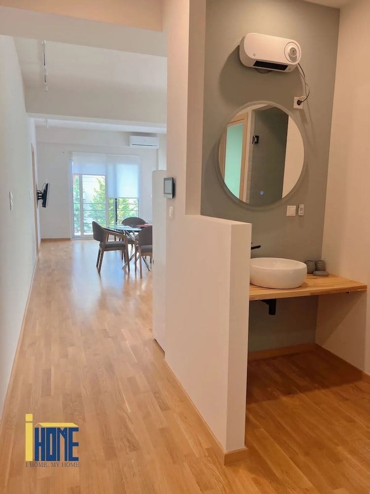 Skiathou 12 Glyfada Residences