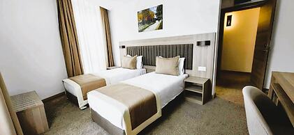 Evelin Deluxe House