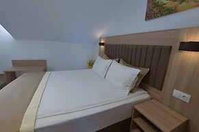 Evelin Deluxe House