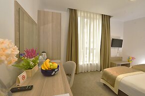 Evelin Deluxe House