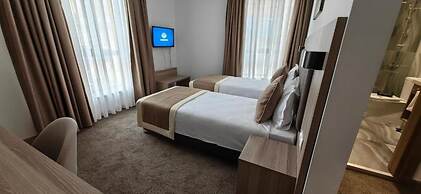 Evelin Deluxe House