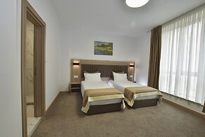 Evelin Deluxe House