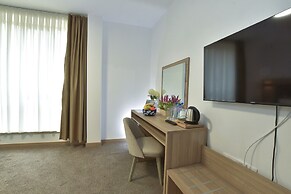Evelin Deluxe House