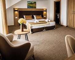Evelin Deluxe House