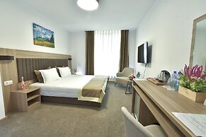 Evelin Deluxe House