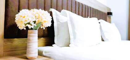 Evelin Deluxe House