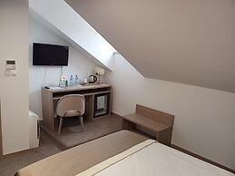 Evelin Deluxe House