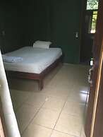 HOSTEL MAKTUB