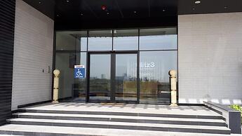 Remarkable 2-bed Apartment in Dubai